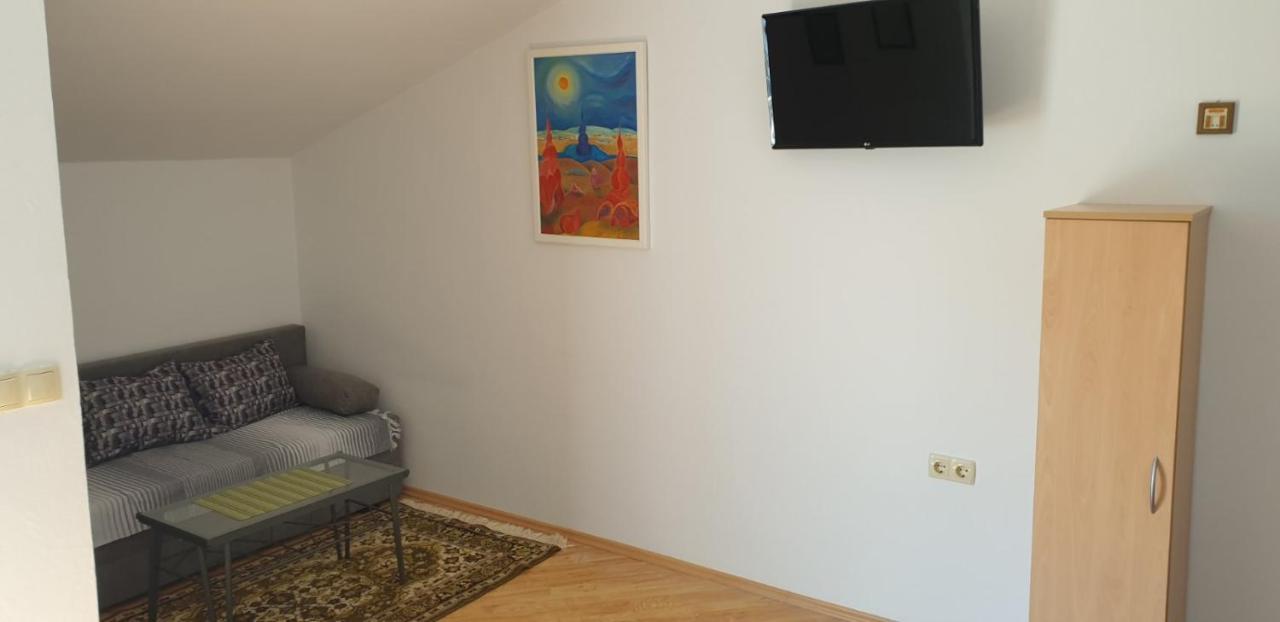 Apartment Roglic Rab Town Exteriör bild
