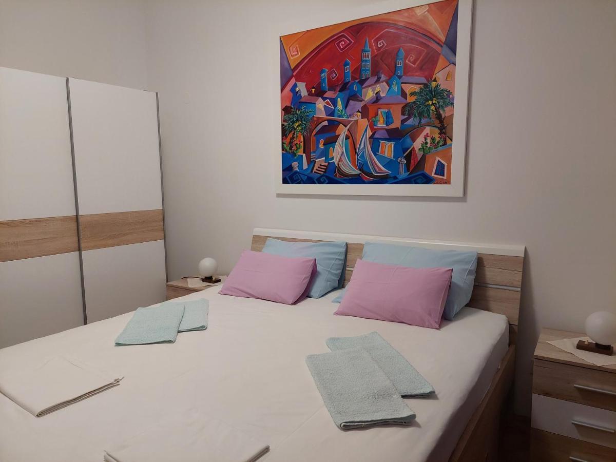 Apartment Roglic Rab Town Exteriör bild